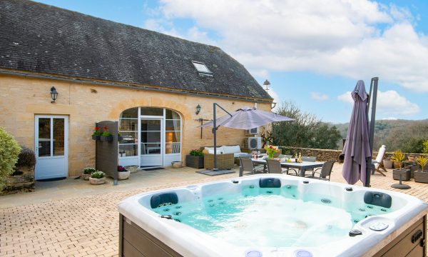 piscines minard spa sarlat dordogne realisation SPA LES CHARMES 1